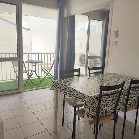 Apartment A 40 M 2 Piscines 4 Pers Le Nid De Dothy