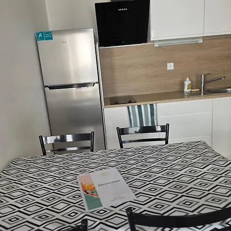 à 40 M 2 Piscines 4 Pers Le Nid De Dothy * Agde