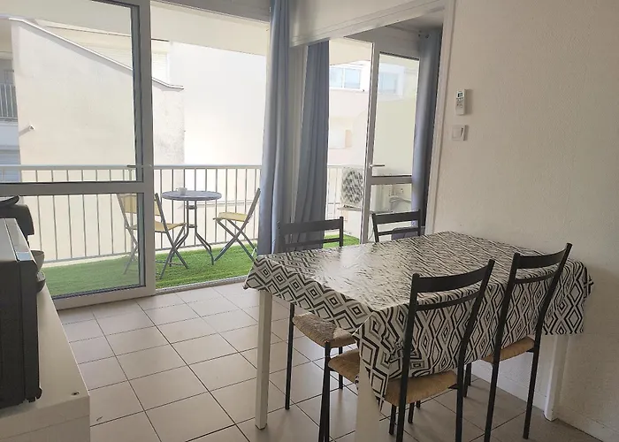 Apartment A 40 M 2 Piscines 4 Pers Le Nid De Dothy